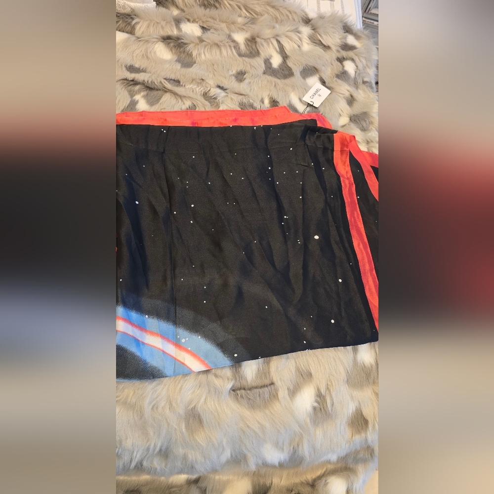 CHANEL Black and Red Scarf - Picture 17 of 17